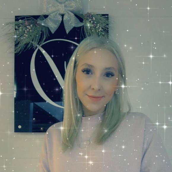 Meet your Posher, Danielle - Picture 1 of 1